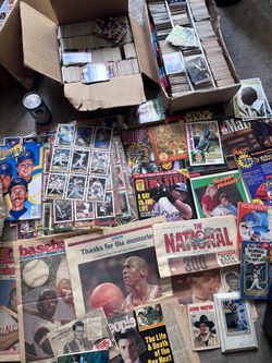 Sports cards/memorabilia lot