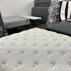 Take a Mattress Home Today for ZERO $ (info in Details) 