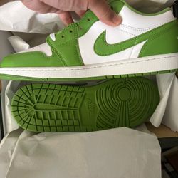 Air Jordan 1 Low SE  Green - Size 12
