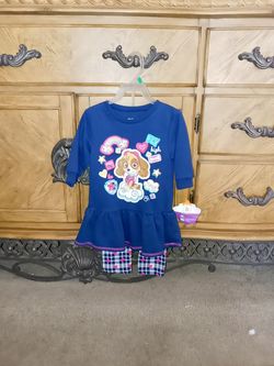 Gir'ls sweatshirt and pants