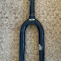 SE bikes fork