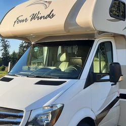 2017 Thor Motorcoach Four Winds