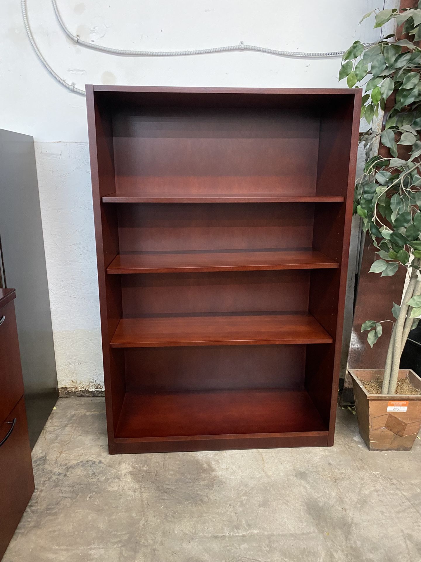 Paoli wood bookcase