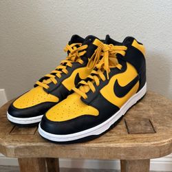 Nike Dunks 