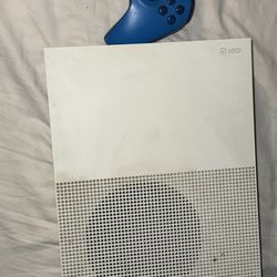 XBOX ONE W/ CONTROLLER