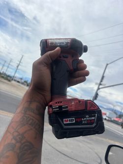 Milwaukee impact w battery 5.0