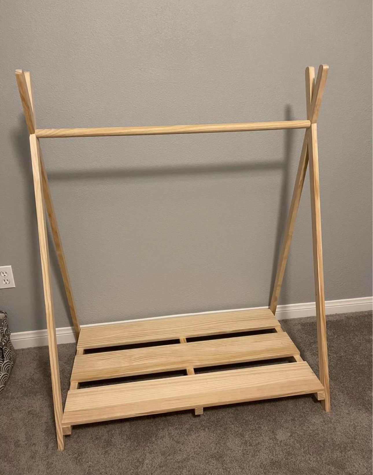 Montessori Clothing Rack 