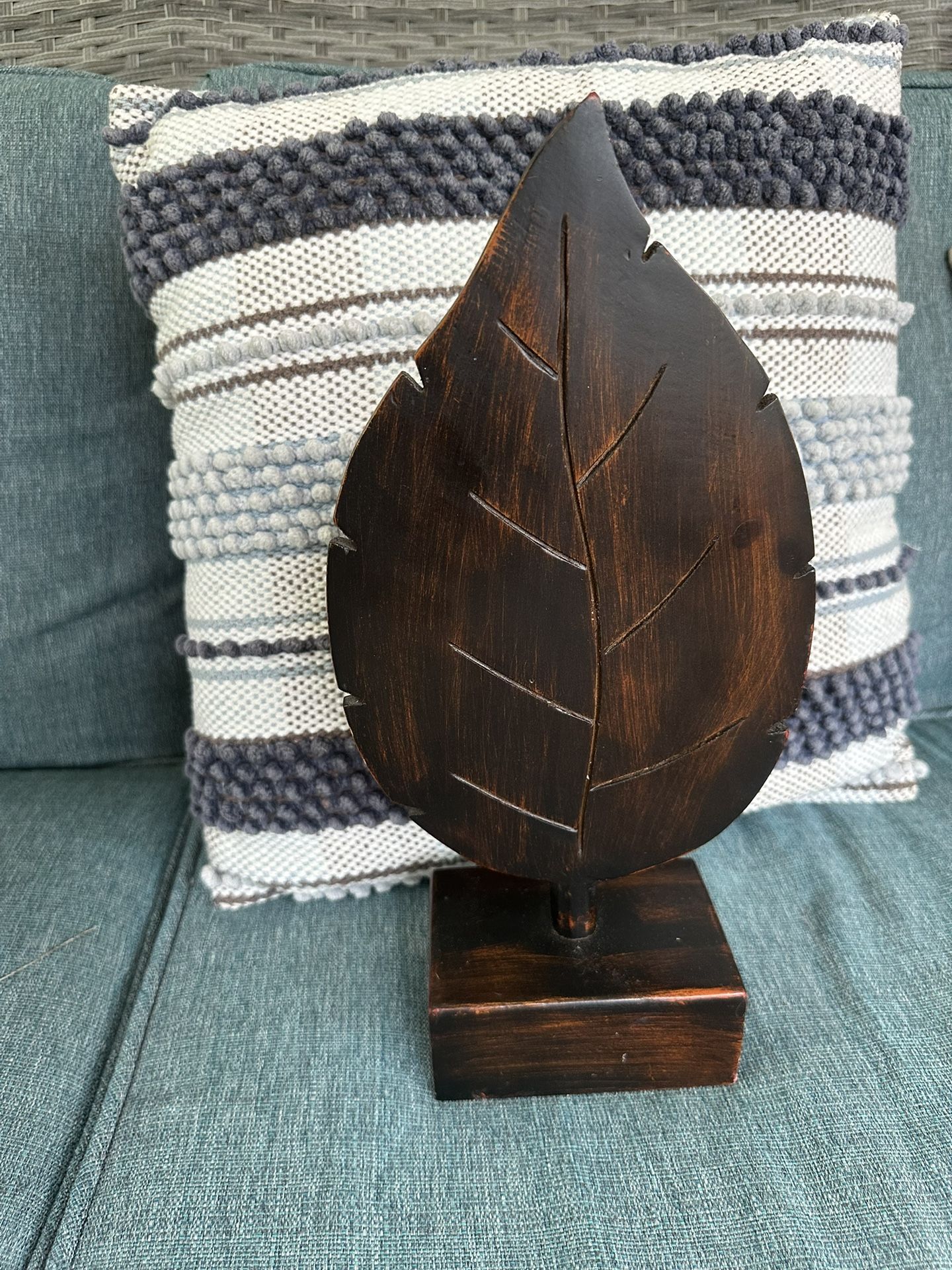 Beautiful end table decoration Wood Material