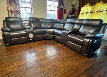Brand New Sectional – Bluetooth Audio, LED Lighting, Power Recliners