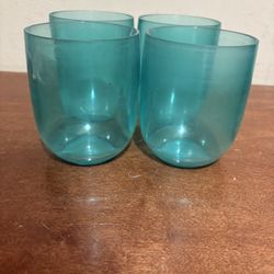 Stylish Teal Plastic Wine Glass Set