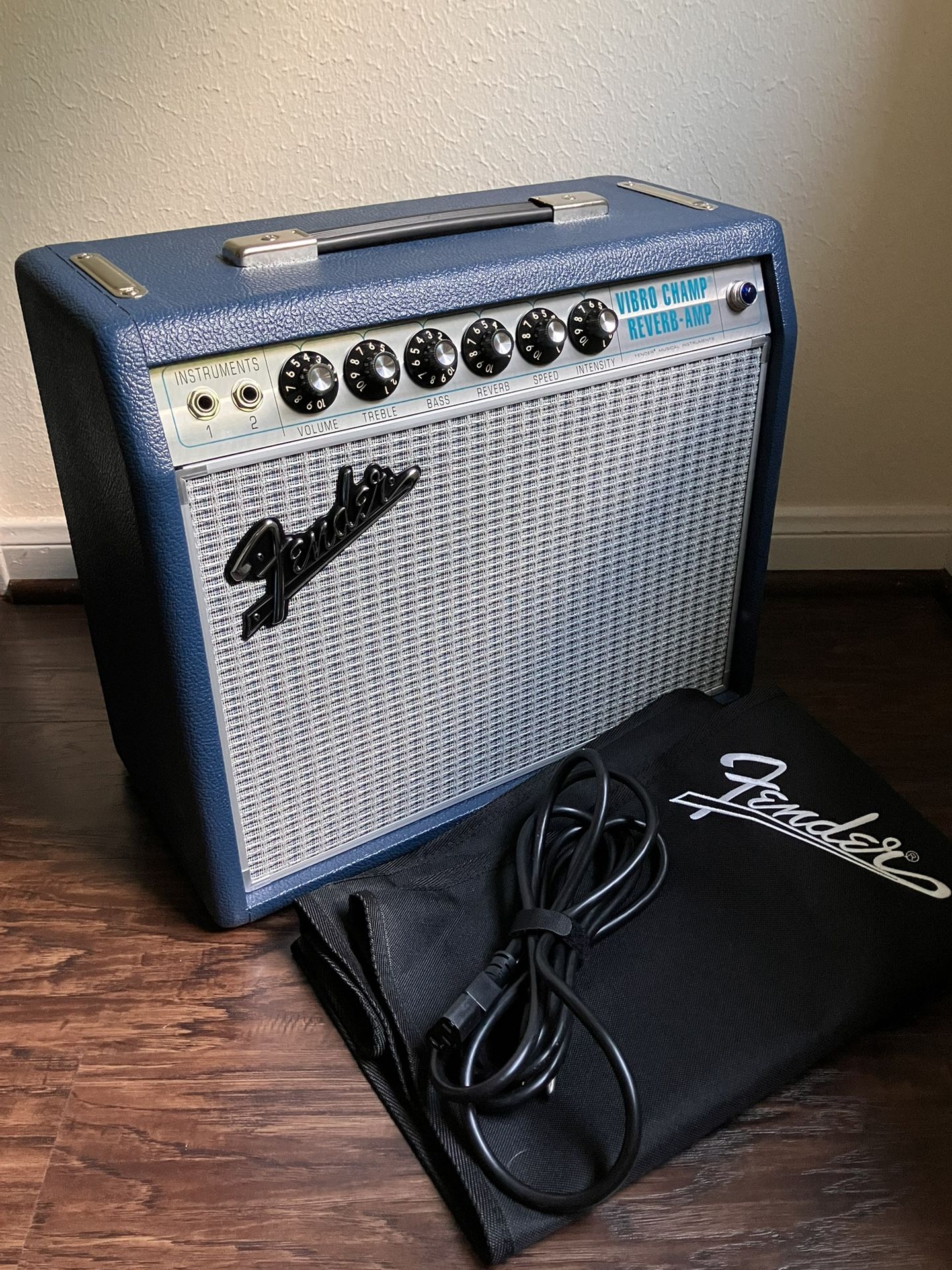 Ltd Ed Fender 68 Custom Vibro Champ Guitar Amplifier