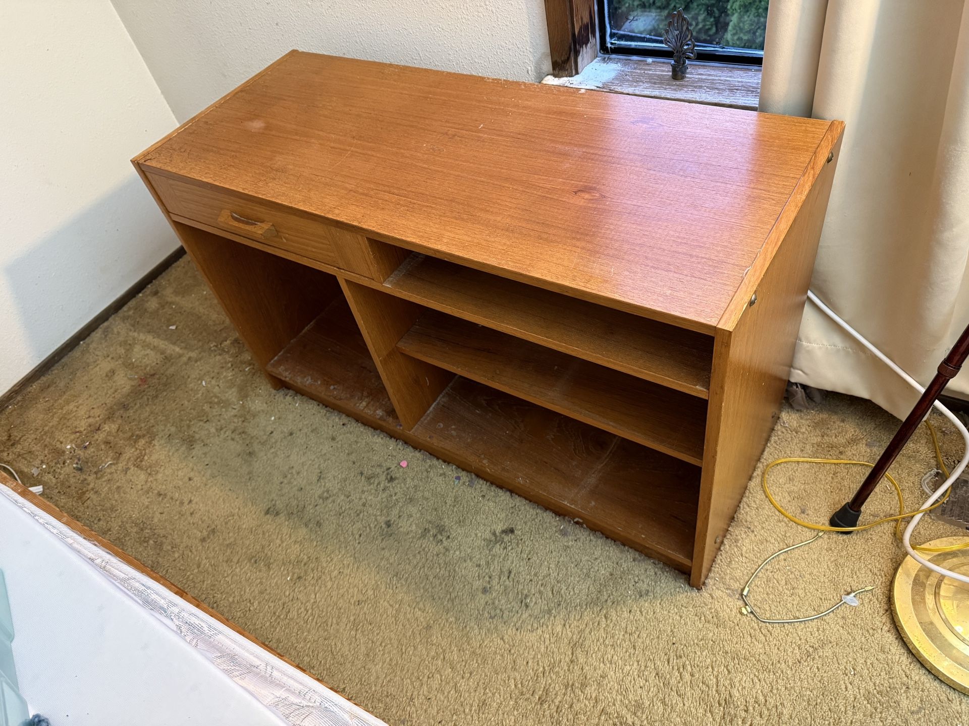 FREE-TV Table W Shelf  Or Side Return Desk