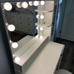 Makeup Vanity with Lights