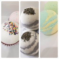 All natural hand crafted bath bombs $5 each