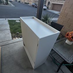 Shoes storage cabinet