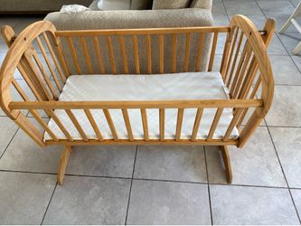 Wooded cradle