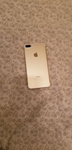 iPhone 7 PLUS ROSEGOLD 32GB UNLOCK TO ANY CARRIER NO SCRATCHES NO CRACK SCREEN PHONE IS IN GOOD WORKIN CONDITION