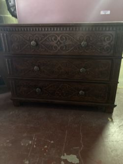 3 Drawer Dresser (ornate)
