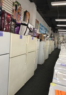 Refrigerators starting at $199👈🔥🔥