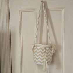 Beige/White Medium Women Wayuu Mochila/Bag