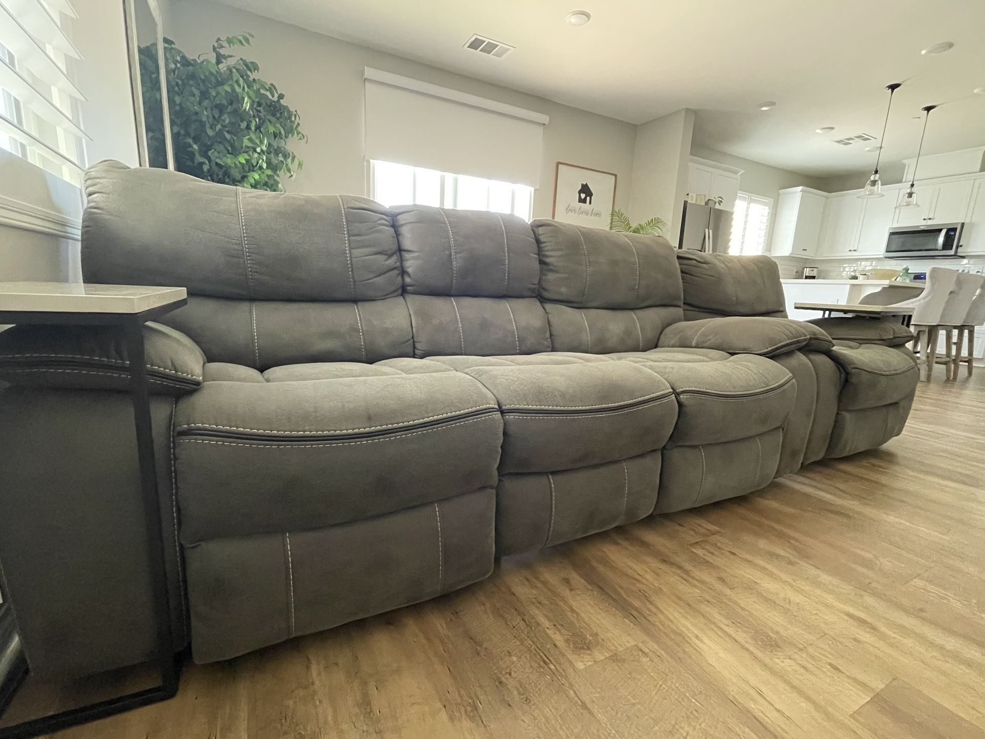 Grey Jerome’s Power Recliner Sofa / Couch & Recliner Chair
