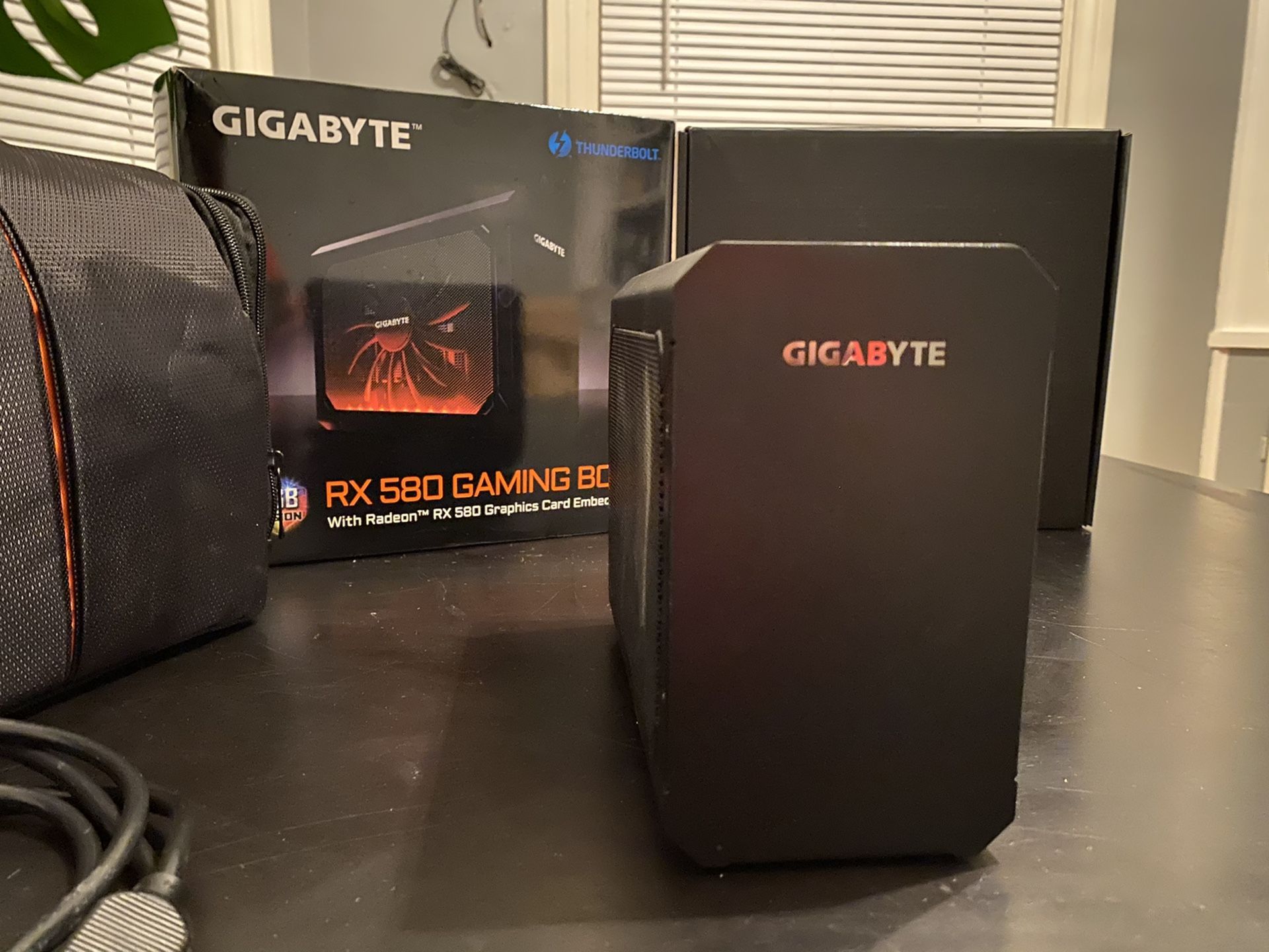 **Like New** Gigabyte RX 580 Gaming Box