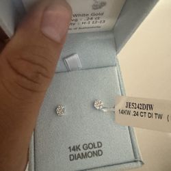14k Gold Diamond Earrings 