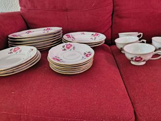 Floral glass plates/cups set