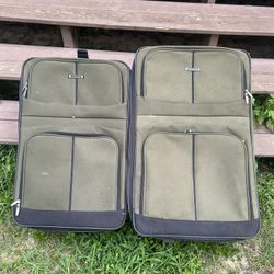 Embark Suitcase Set