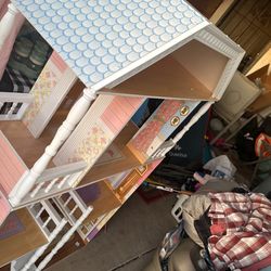 Doll House 