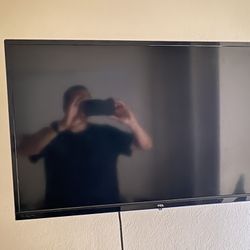 2   32" Roku smart TCL TVs