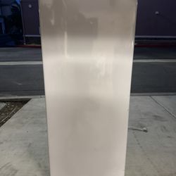 Thomson Upright Deep Freezer 