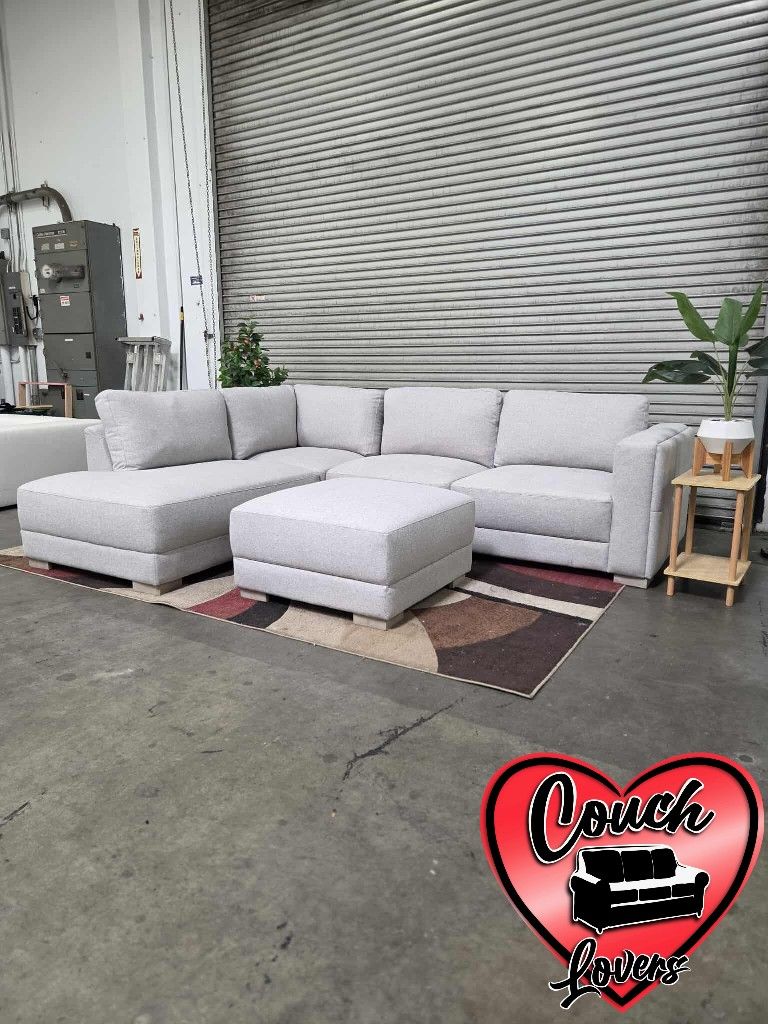 Sectional Couch With Ottoman- Free Delivery‼️