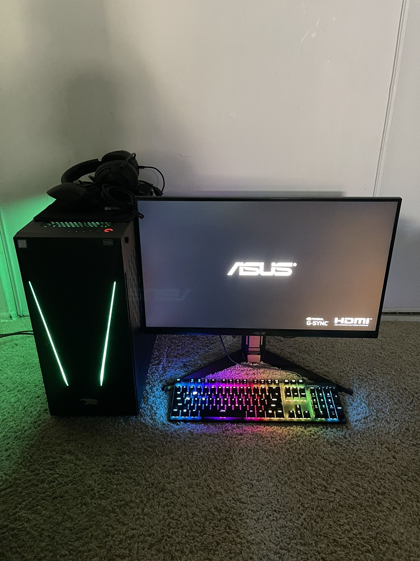 Gaming PC, Monitor, HeadSet & Keyboard