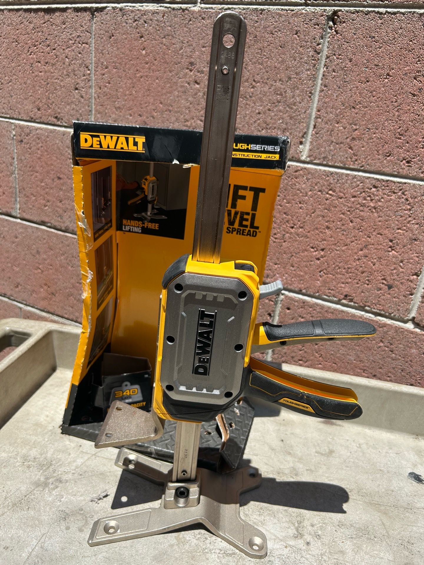 Dewalt construction Jack