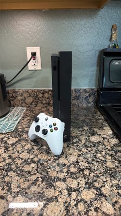 Xbox one , black