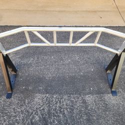 Multi-Grip Pull-Up Bar with Steel Mounting Uprights – Heavy-Duty Gym Equipment