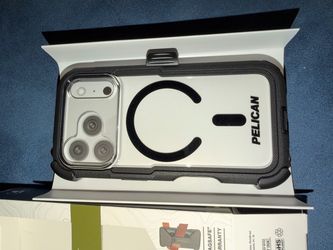 iPhone 18 pro ( small ) case pelican voyager