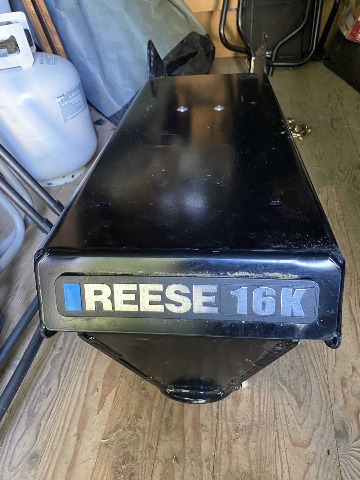 Reese Goose Box 5th-Wheel-to-Gooseneck Air Ride Coupler Adapter - 16,000 lbs