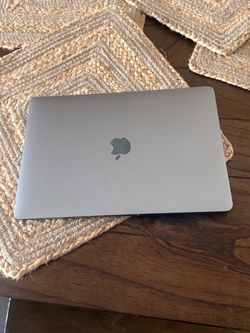 2018 Apple MacBook Laptop Space Gray/ with apple mouse