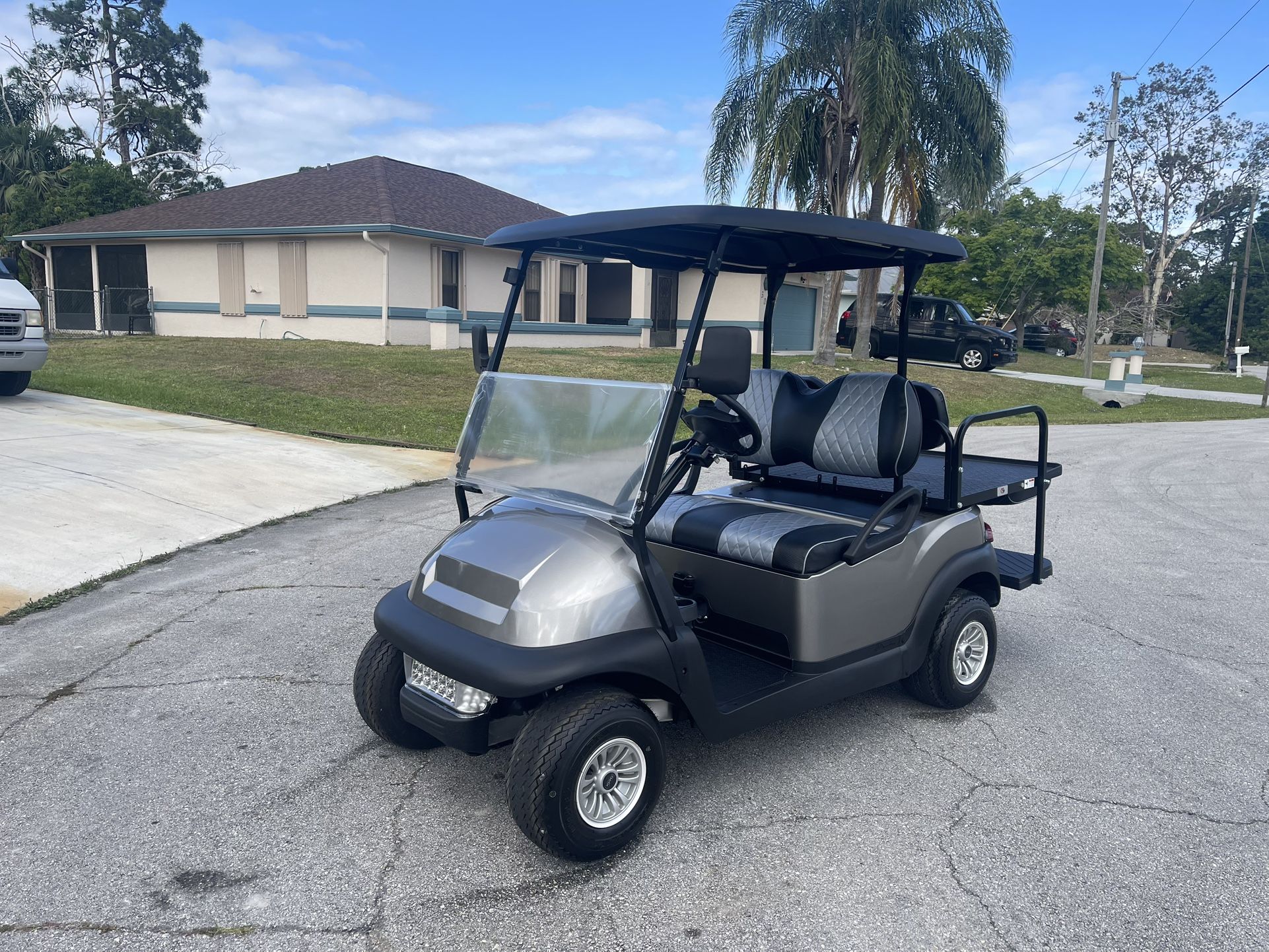 2017 Golf Carts Club car Precident