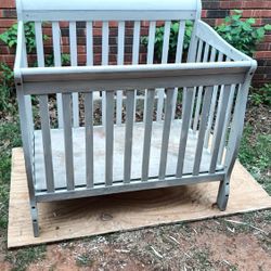 Wood Crib 