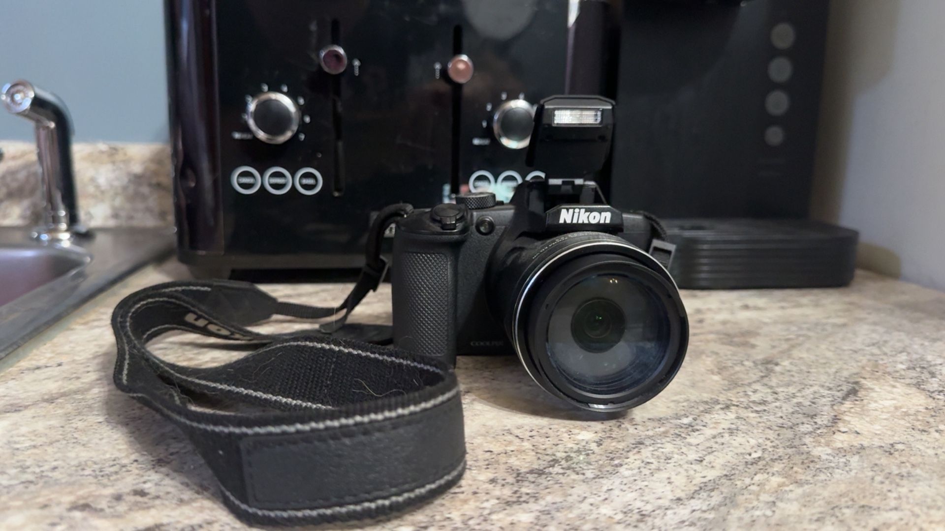 Nikon B600 ( rarely Used )