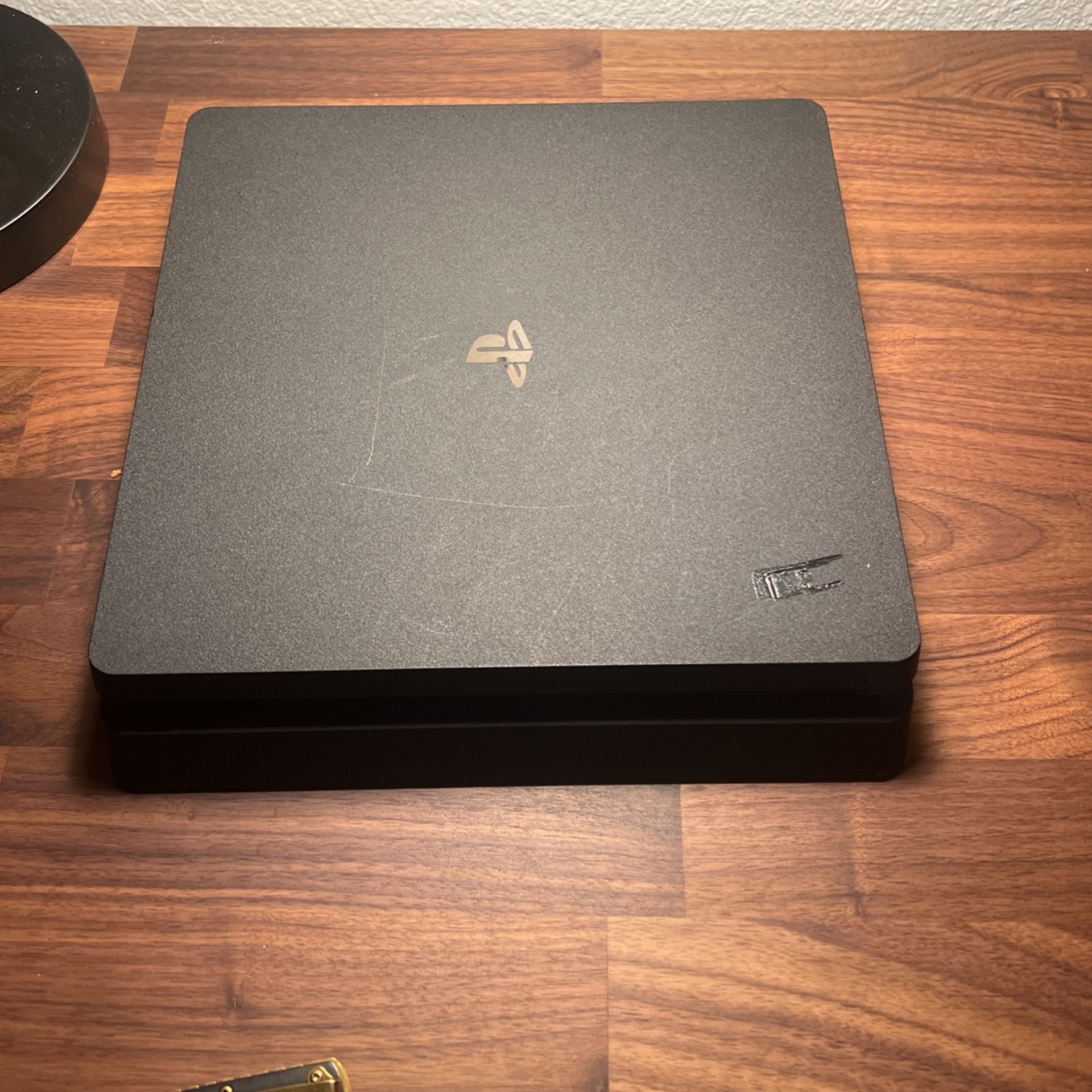 Selling Ps4 Pro Great Condition