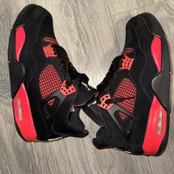 Jordan 4’s Red Thunders 