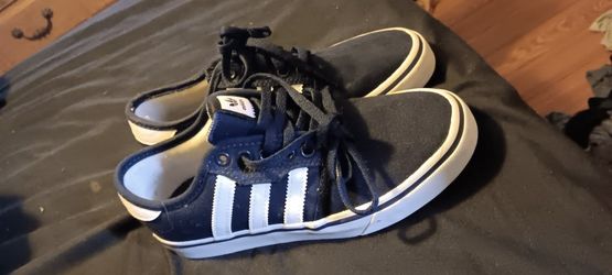 Adidas boys tennis 3.5