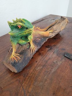 Iguana Wood Statue 17 Inches