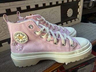 Converse Chuck Taylor All Star Lift High Top sneakers in a "Dial Up Blue" colorway, featuring embroidered bracelet details on the collar.size 6