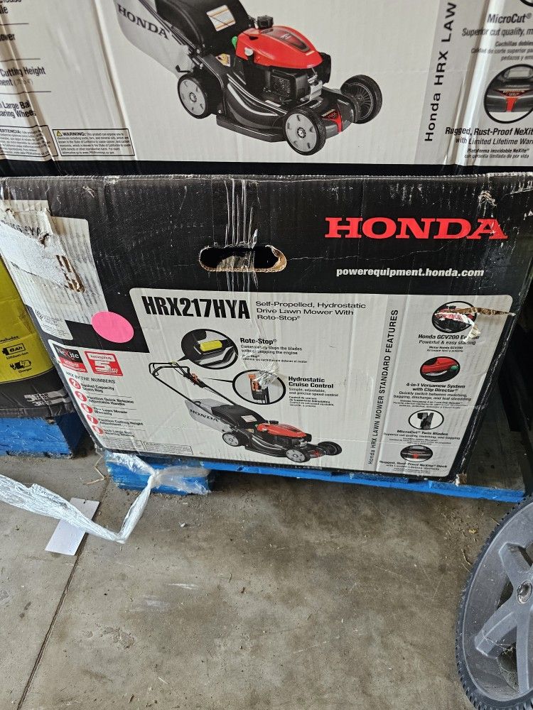 Honda  Hrx217hya Lawnmower New In Box/ Nueva En Caja $730 Price Firm/precio Firme 