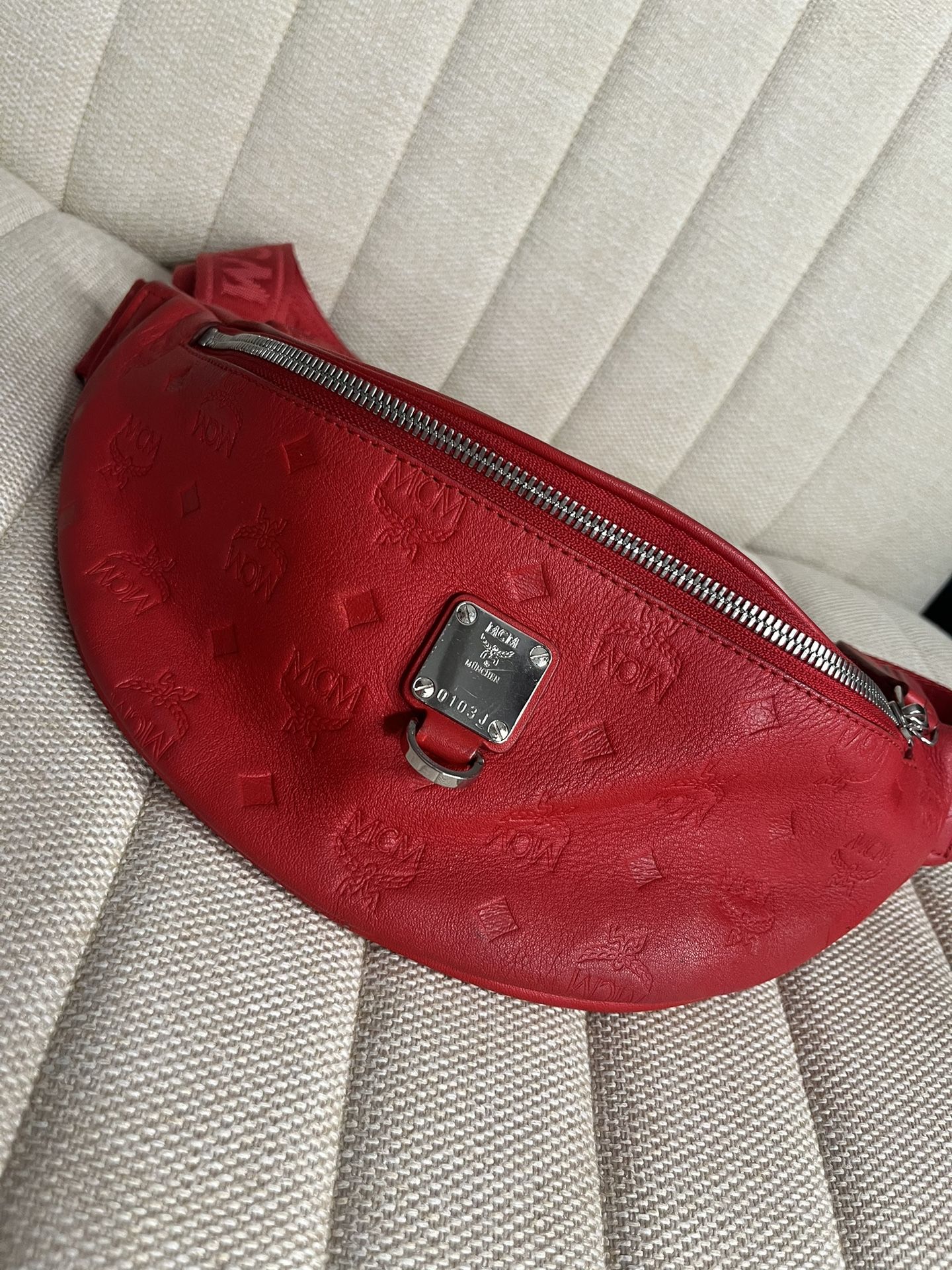 Red mcm fannypack